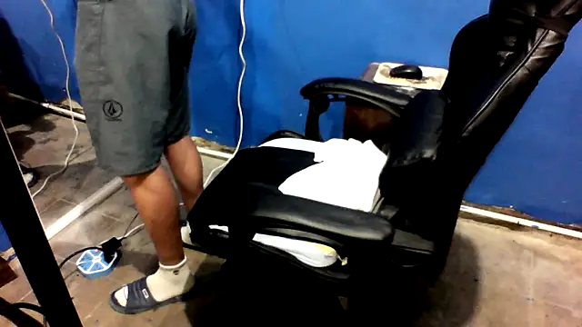 ElmaCannon online show from February 3, 2025, 7:29 am