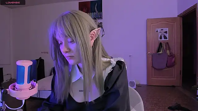 Snapshot of cyber_whore_ chatting on November 11, 2025, 4:29 pm cyber whore online show from November 11, 2025, 4:29 pm