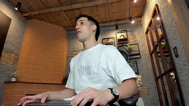 alexgiraldo  online show from January 20, 2025, 11:24 am