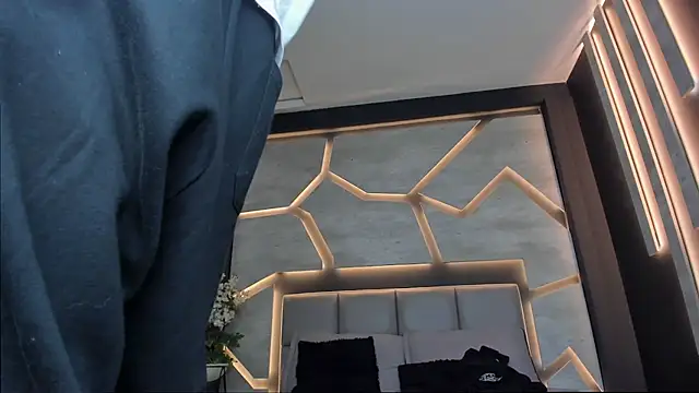 alexgiraldo  online show from January 29, 2025, 2:21 pm