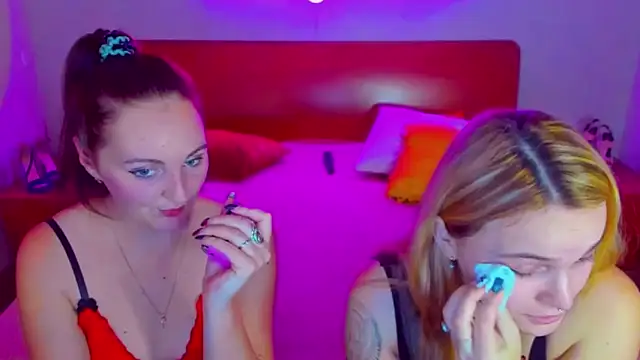 Snapshot of MagicEyess chatting on December 27, 2024, 4:32 pm MagicEyess online show from December 27, 2024, 4:32 pm