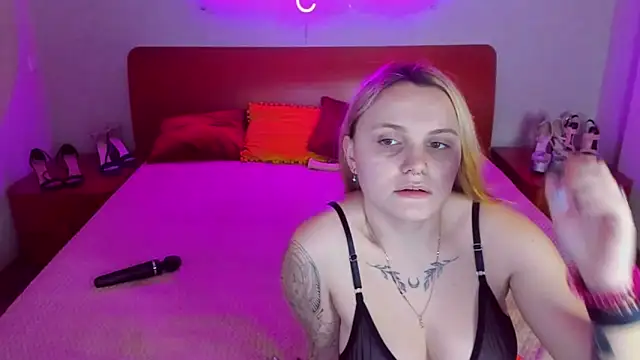 Snapshot of MagicEyess chatting on February 1, 2025, 10:37 am MagicEyess online show from February 1, 2025, 10:37 am