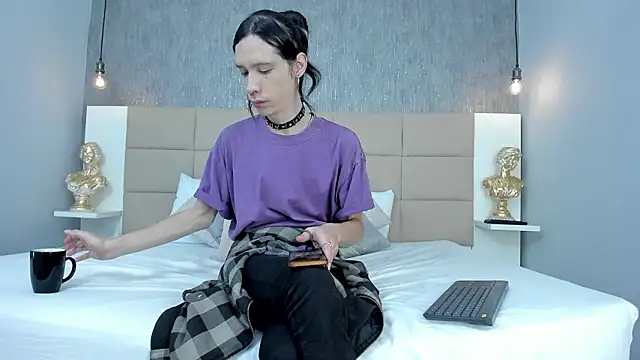 Hecatee 77 online show from March 12, 2026, 7:53 pm