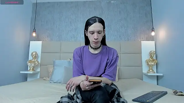 Hecatee 77 online show from April 16, 2026, 6:52 pm