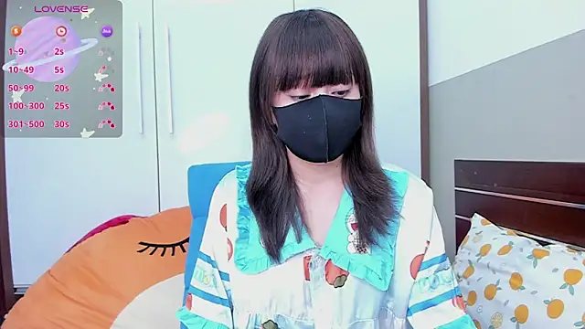 alonelove   online show from September 21, 2025, 2:35 am