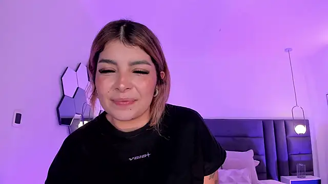 Snapshot of LisaMonroe_ chatting on March 8, 2025, 2:55 am LisaMonroe online show from March 8, 2025, 2:55 am