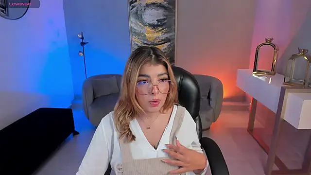 Snapshot of LisaMonroe_ chatting on March 15, 2025, 10:46 am LisaMonroe online show from March 15, 2025, 10:46 am