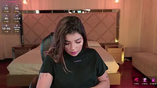 LisaMonroe  online show from March 13, 2026, 8:37 pm