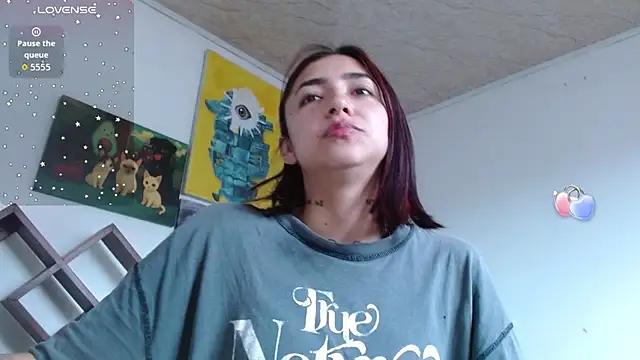 ZoeBakers  online show from February 7, 2026, 8:45 pm