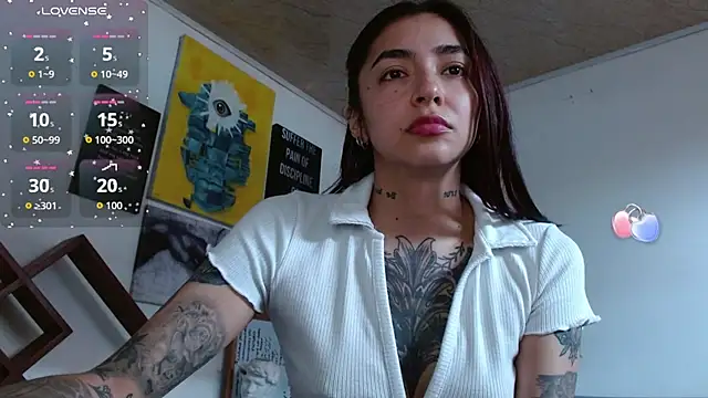 ZoeBakers  online show from May 30, 2026, 3:53 pm