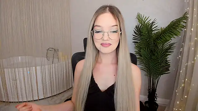 FloweryLove 1 online show from January 14, 2025, 3:15 pm