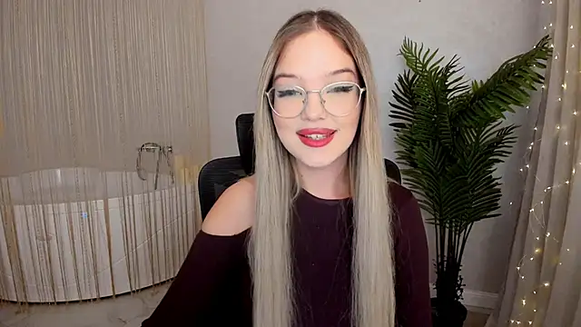 FloweryLove 1 online show from January 14, 2025, 6:17 pm