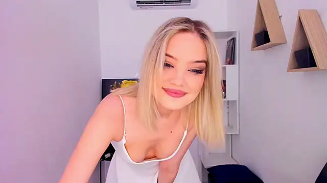 FloweryLove 1 online show from March 21, 2025, 2:51 pm