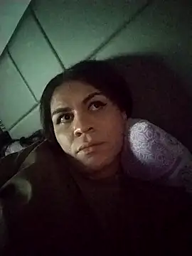 Snapshot of lucy_and_mike7 chatting on February 14, 2025, 1:40 pm lucy and mike7 online show from February 14, 2025, 1:40 pm