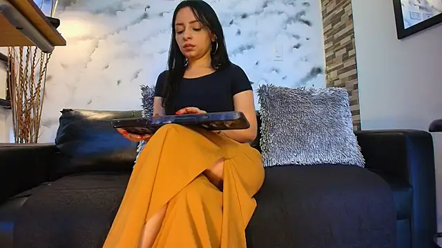 Sophie LittleS online show from October 4, 2025, 12:47 pm