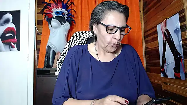 merlyna goldens online show from February 1, 2025, 3:08 am