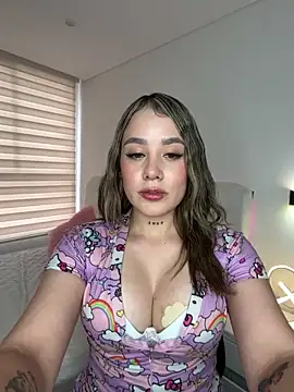 Snapshot of Zoe_olsen chatting on May 8, 2026, 8:36 pm Zoe olsen online show from May 8, 2026, 8:36 pm