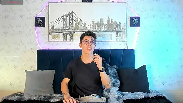 Snapshot of Andrew_thevil chatting on January 11, 2025, 10:51 pm Andrew thevil online show from January 11, 2025, 10:51 pm