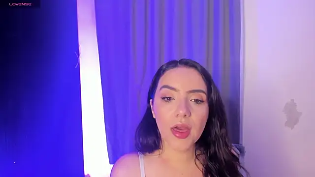 Snapshot of rouse_lili chatting on April 18, 2026, 10:41 am rouse lili online show from April 18, 2026, 10:41 am