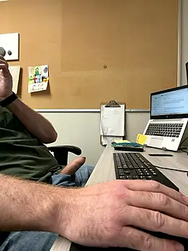 Bigbi6foot5 online show from January 9, 2026, 7:48 pm