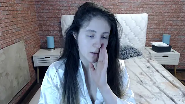 Snapshot of Holliy_Cooper chatting on May 26, 2026, 7:37 am Holliy Cooper online show from May 26, 2026, 7:37 am