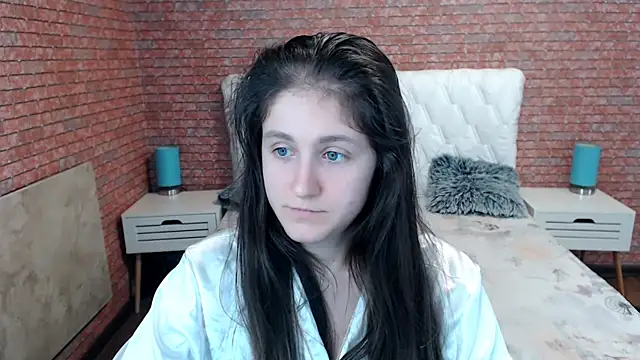 Snapshot of Holliy_Cooper chatting on June 5, 2026, 10:10 am Holliy Cooper online show from June 5, 2026, 10:10 am
