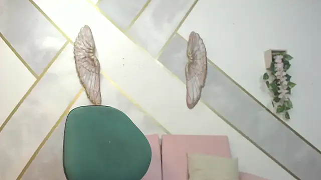 RoxanaCyrano  online show from February 17, 2025, 9:30 pm