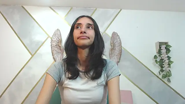 RoxanaCyrano  online show from February 19, 2025, 6:32 pm