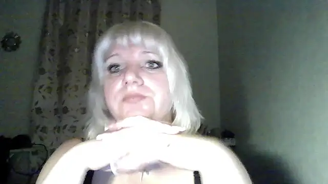 Snapshot of MeilomaWesa chatting on November 18, 2025, 6:34 pm MeilomaWesa online show from November 18, 2025, 6:34 pm
