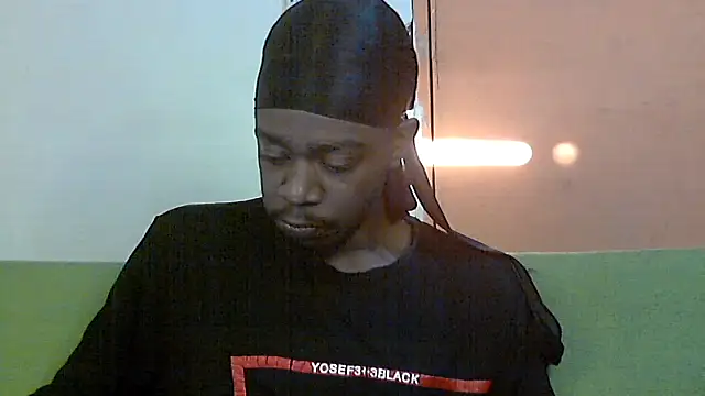 Snapshot of BIGDICKMULLAH chatting on December 2, 2025, 4:07 am BIGDICKMULLAH online show from December 2, 2025, 4:07 am