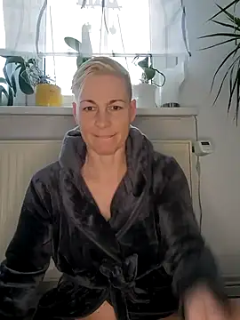 Snapshot of DarleenHot chatting on December 30, 2024, 9:48 am DarleenHot online show from December 30, 2024, 9:48 am