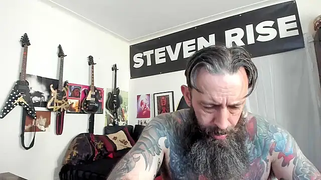 Snapshot of StevenRiseNYC chatting on May 7, 2026, 8:36 pm StevenRiseNYC online show from May 7, 2026, 8:36 pm