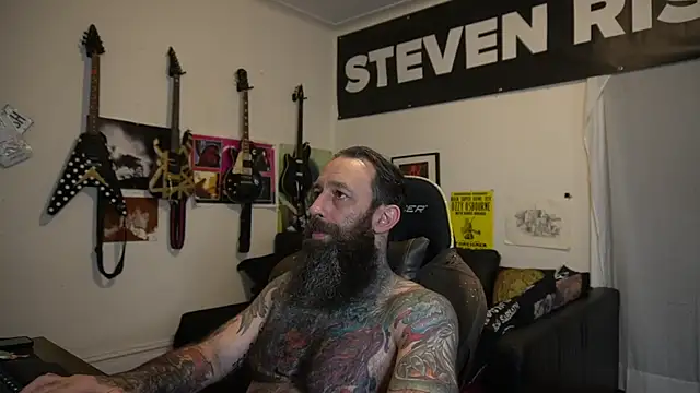 Snapshot of StevenRiseNYC chatting on May 25, 2026, 11:00 pm StevenRiseNYC online show from May 25, 2026, 11:00 pm