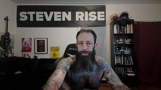 Snapshot of StevenRiseNYC chatting on June 8, 2026, 10:59 am StevenRiseNYC online show from June 8, 2026, 10:59 am