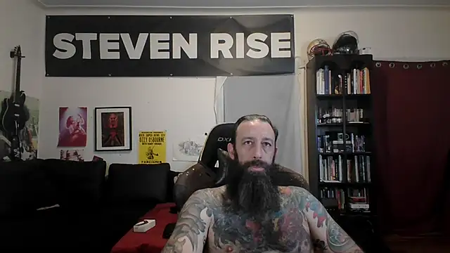 Snapshot of StevenRiseNYC chatting on June 12, 2026, 10:58 am StevenRiseNYC online show from June 12, 2026, 10:58 am