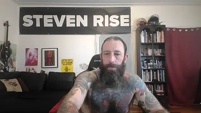 Snapshot of StevenRiseNYC chatting on June 19, 2026, 6:45 pm StevenRiseNYC online show from June 19, 2026, 6:45 pm