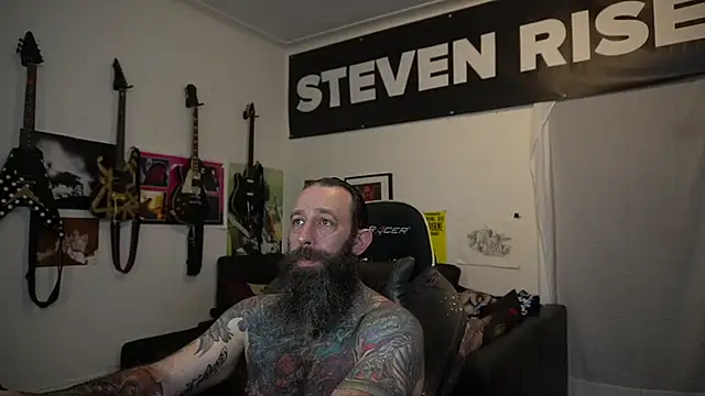 Snapshot of StevenRiseNYC chatting on June 26, 2026, 12:26 am StevenRiseNYC online show from June 26, 2026, 12:26 am