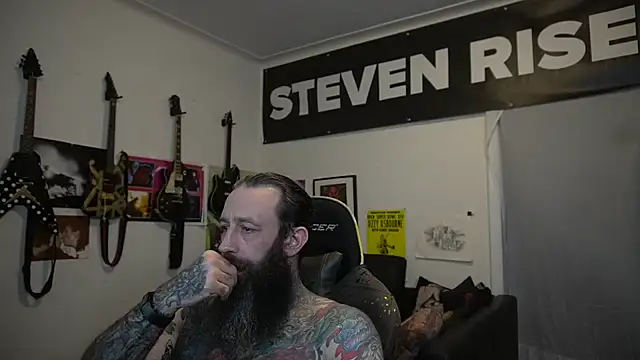 Snapshot of StevenRiseNYC chatting on June 30, 2026, 12:44 am StevenRiseNYC online show from June 30, 2026, 12:44 am