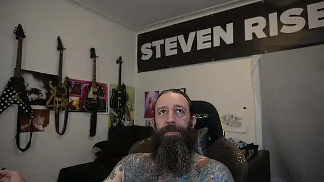 Snapshot of StevenRiseNYC chatting on July 3, 2026, 12:17 am StevenRiseNYC online show from July 3, 2026, 12:17 am