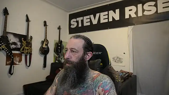 Snapshot of StevenRiseNYC chatting on July 11, 2026, 11:57 am StevenRiseNYC online show from July 11, 2026, 11:57 am
