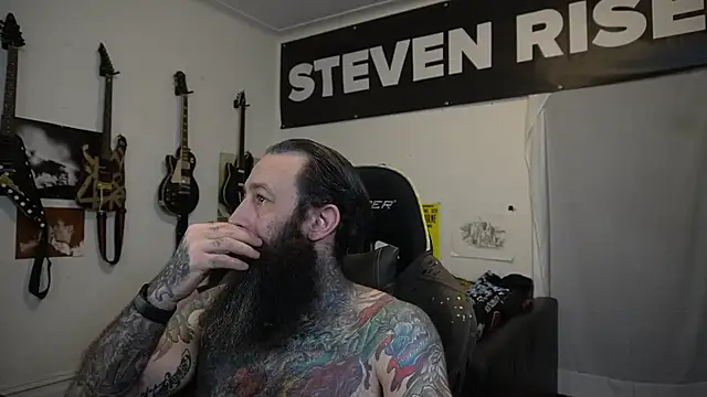 Snapshot of StevenRiseNYC chatting on July 15, 2026, 10:42 am StevenRiseNYC online show from July 15, 2026, 10:42 am