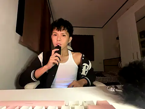 Plaxtique online show from September 26, 2025, 7:18 pm