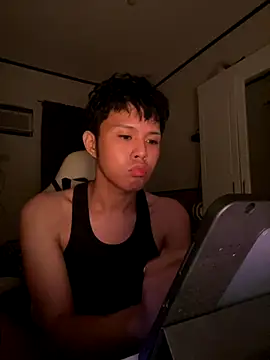 Plaxtique online show from October 2, 2025, 7:43 pm