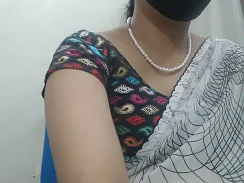 Lovely Siri 23 online show from April 22, 2026, 5:54 am