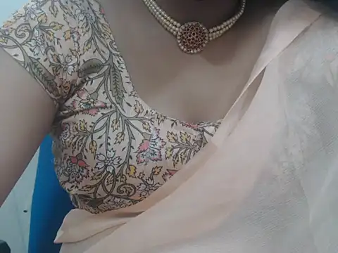 Snapshot of Lovely_Siri_23 chatting on May 18, 2026, 5:30 pm Lovely Siri 23 online show from May 18, 2026, 5:30 pm