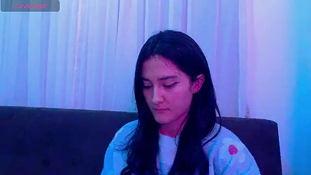 AlissonnFoxx online show from June 6, 2026, 2:27 am