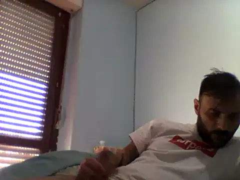 Snapshot of coppiasenzacensura chatting on January 8, 2025, 12:37 pm coppiasenzacensura online show from January 8, 2025, 12:37 pm