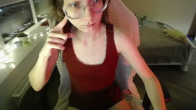 MissLinaDream online show from June 24, 2026, 9:03 pm