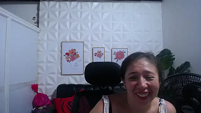 Valentinaa mature online show from March 12, 2025, 11:33 pm