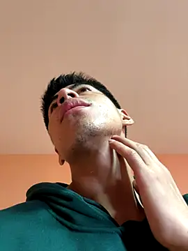 Snapshot of Alexander9827 chatting on November 23, 2025, 2:06 pm Alexander9827 online show from November 23, 2025, 2:06 pm